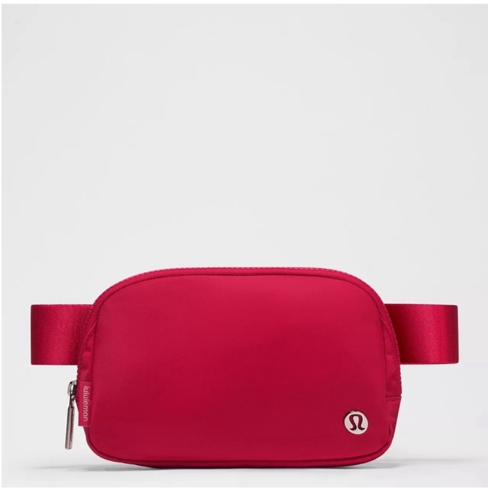 Lululemon Everywhere Belt Bag